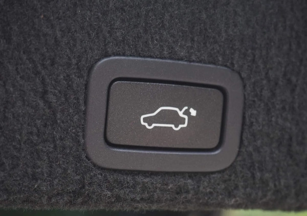 Volvo XC 60 cena 59900 przebieg: 237400, rok produkcji 2015 z Sanok małe 742